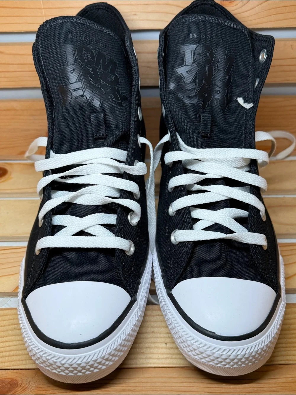 Converse x Tom & Jerry Chuck Taylor All Star High Top A15113C Mens Size 10.5 NEW